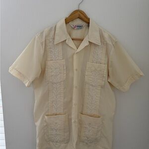 Romani Collection Guayabera Shirt Men’s Medium Cream Pocket Embroidered